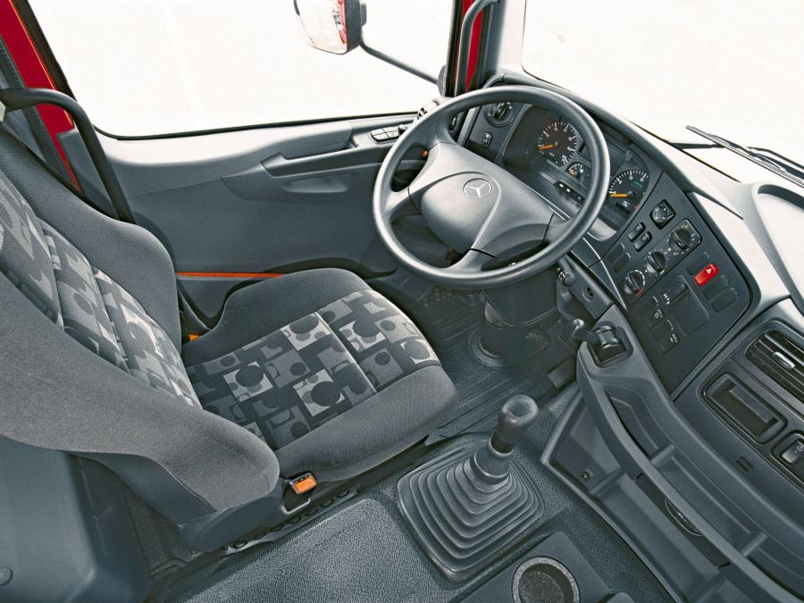  Mercedes-Benz Atego 818 2005 года  (фото 10 из 17)
